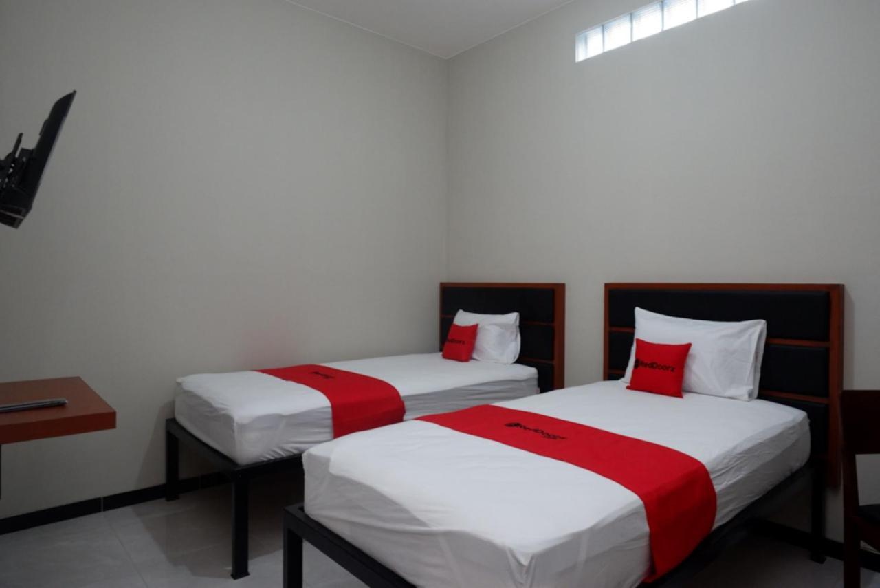 Hotel Reddoorz Near Kampus Ump Purwokerto 2 Sumbang Exteriér fotografie
