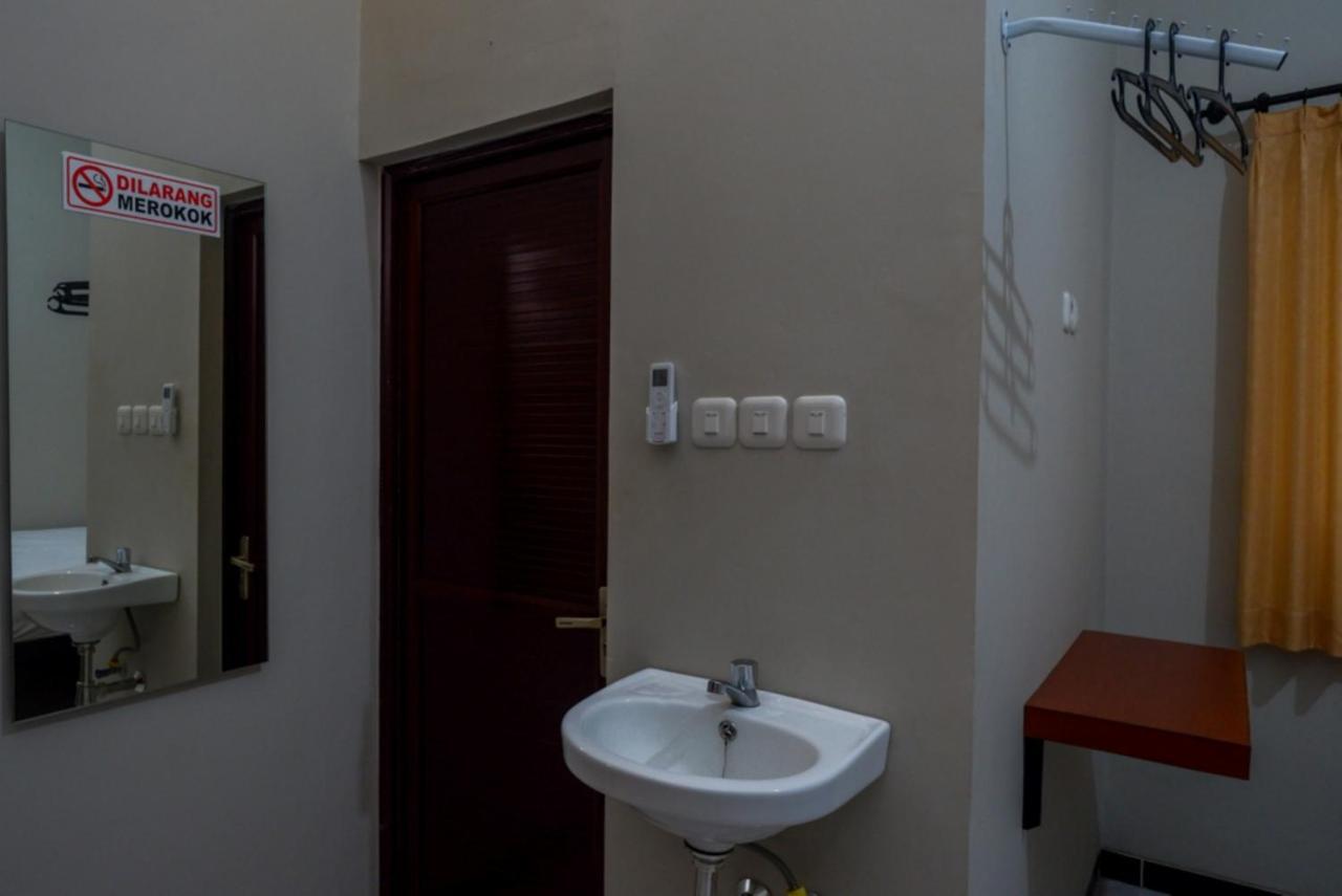 Hotel Reddoorz Near Kampus Ump Purwokerto 2 Sumbang Exteriér fotografie