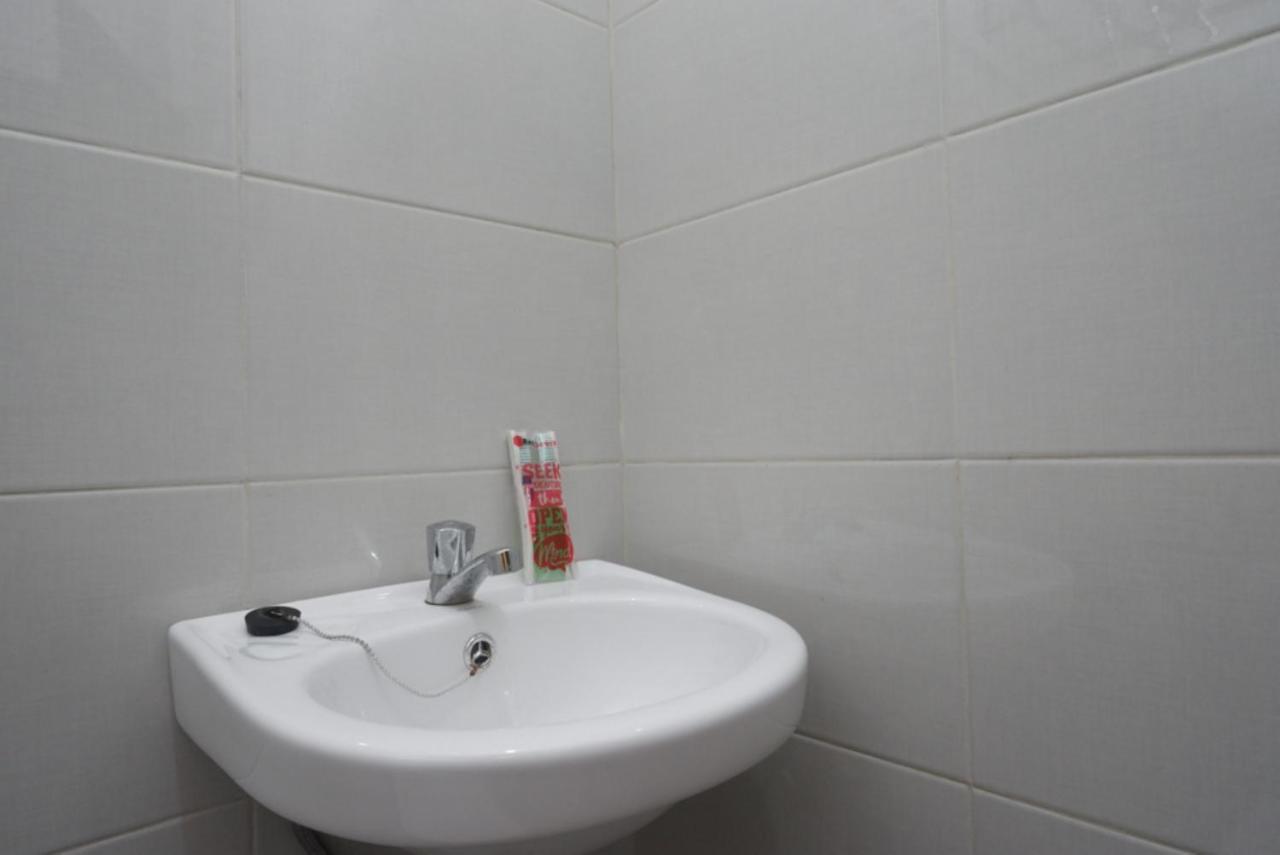 Hotel Reddoorz Near Kampus Ump Purwokerto 2 Sumbang Exteriér fotografie