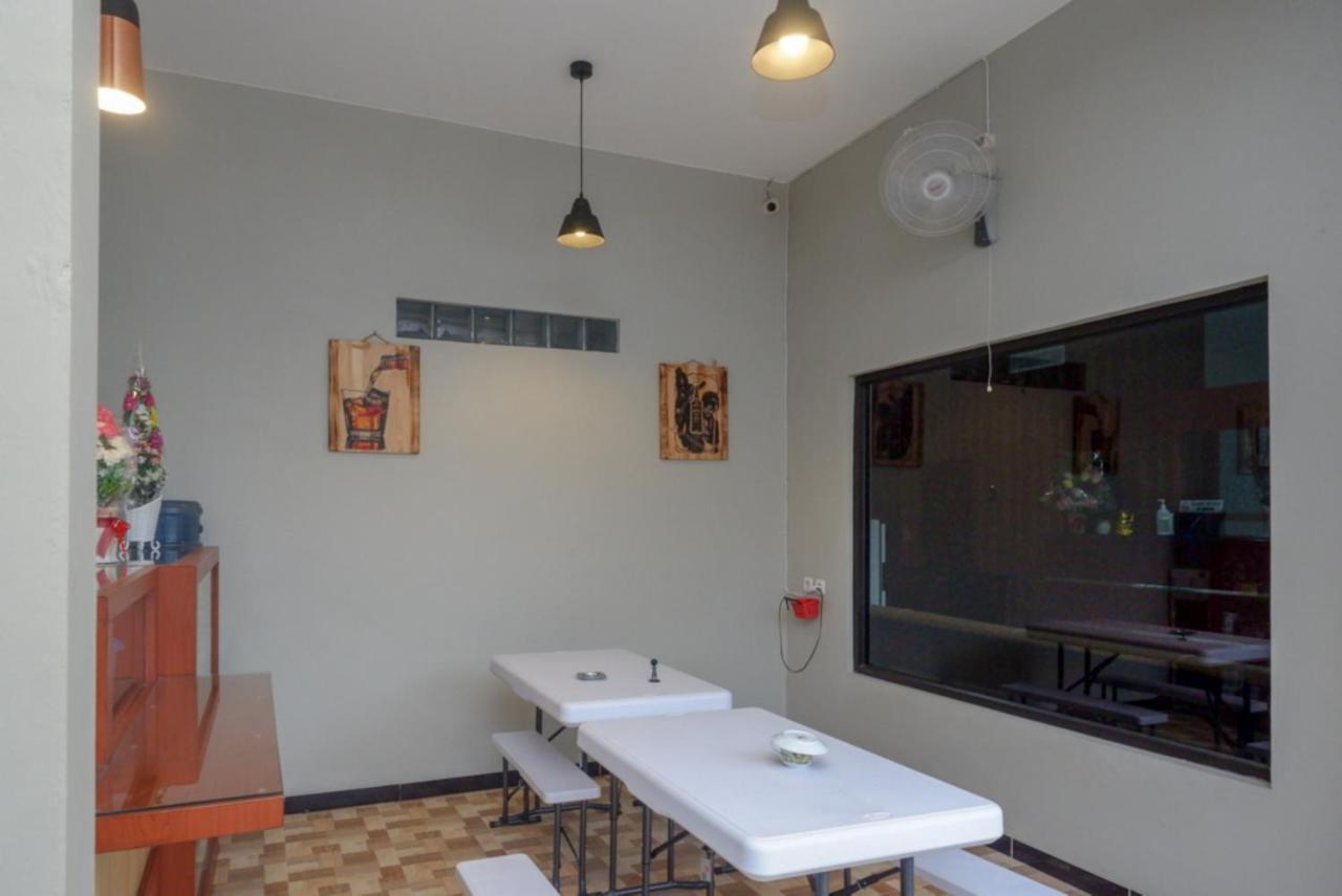 Hotel Reddoorz Near Kampus Ump Purwokerto 2 Sumbang Exteriér fotografie